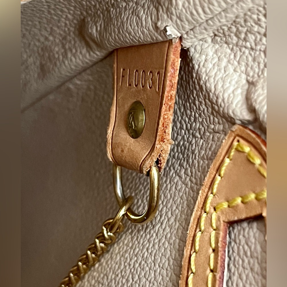Louis Vuitton Authentic Monogram Petite Bucket Bag ✨Vintage✨ - Picture 12 of 16